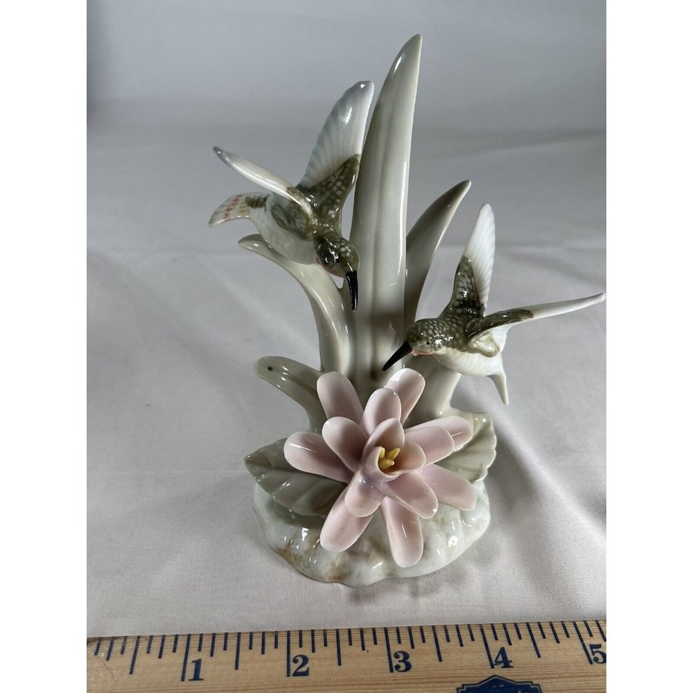 Vintage Lefton 1986 Hummingbirds Figurine Sevilla RARE Flowers TWA-05483